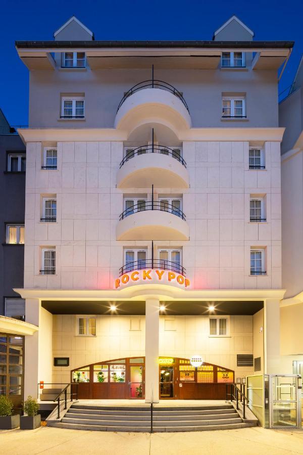 Rockypop Grenoble Hotel Bagian luar foto